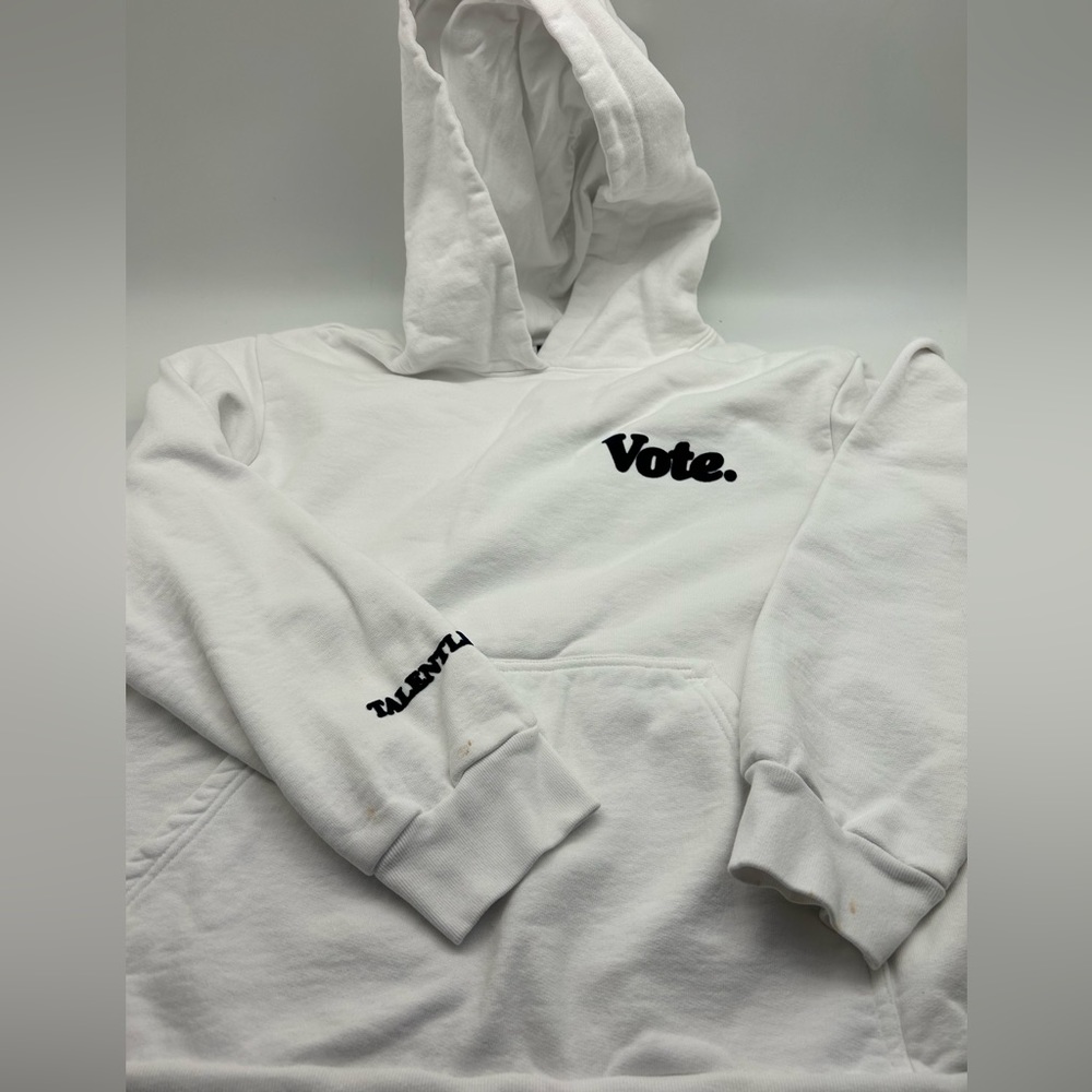 Talentless Men’s Size Medium White Navy Blue Vote Hoodie